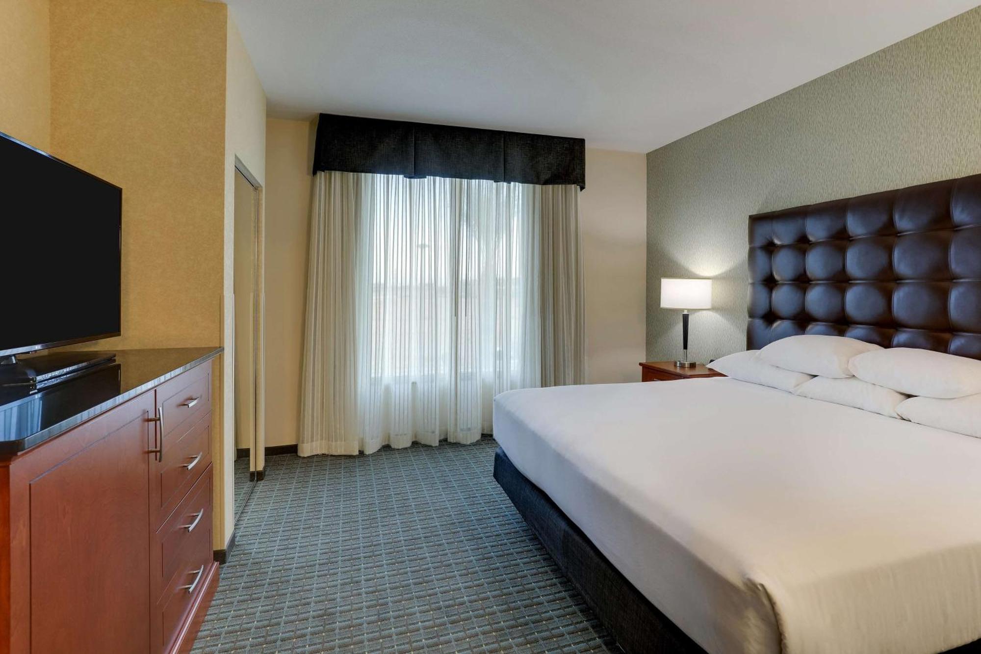 Drury Inn & Suites Phoenix Chandler Fashion Center Bagian luar foto