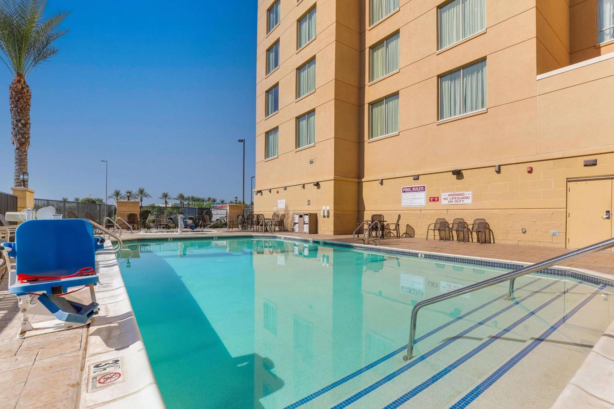 Drury Inn & Suites Phoenix Chandler Fashion Center Bagian luar foto